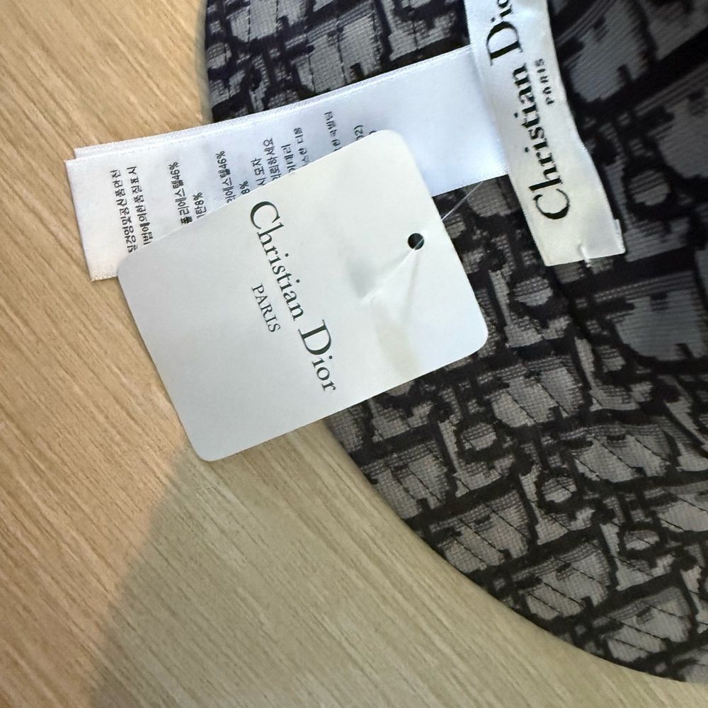 Brand new Dior double sided Black and Gray bucket Hat - Picture 2 of 6